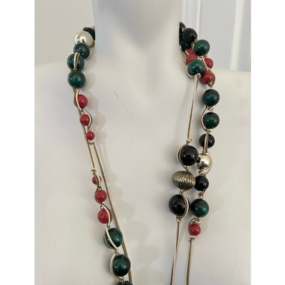 🎁Bundle 2 long necklaces:red/green colored contemporary shapes linked w/macrame - Picture 5 of 13